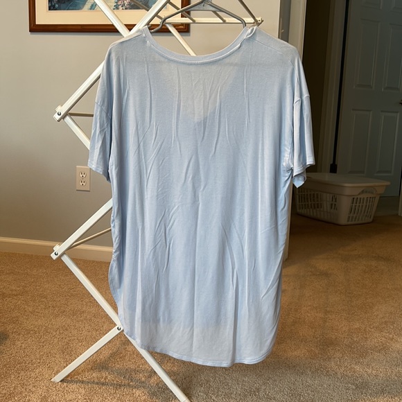 American Eagle Top - Picture 4 of 4